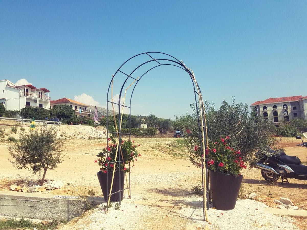 Apartments Prpic Seget Vranjica Exterior photo