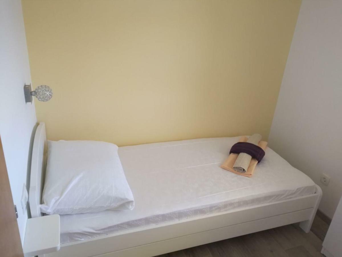 Apartments Prpic Seget Vranjica Room photo